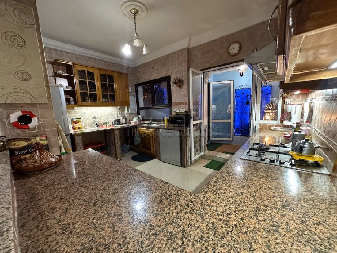 Beautiful apartment for sale in Iberie. 3 rooms. Furnished Moroccan living room, General satellite dish system. 