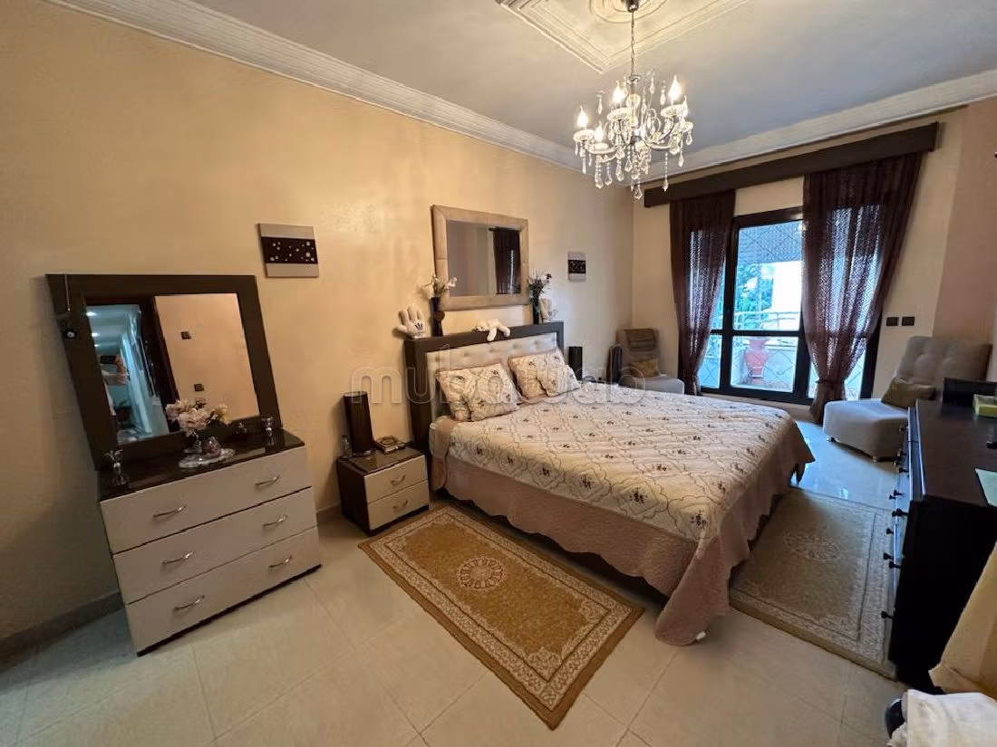 Beautiful apartment for sale in Iberie. 3 rooms. Furnished Moroccan living room, General satellite dish system. 