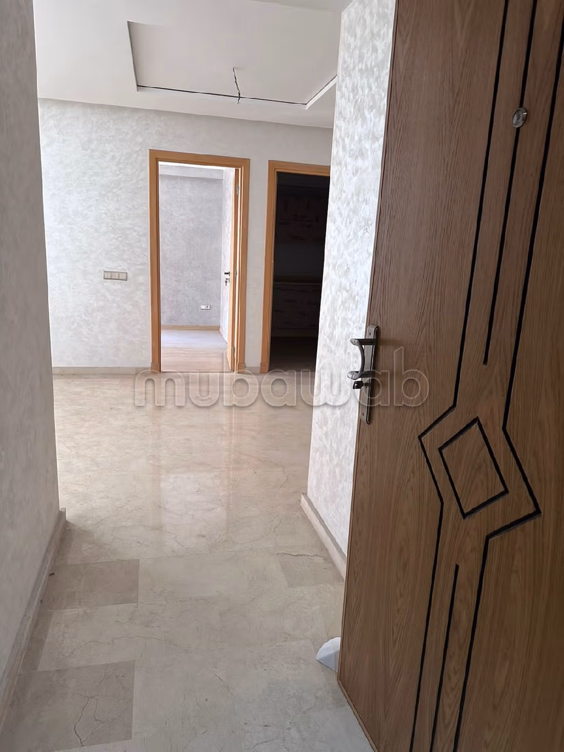 Sell apartment in Administratif. 1 Room. Caretaker service and air conditioning. 