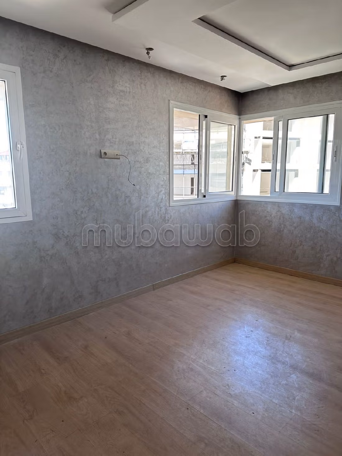 Sell apartment in Administratif. 1 Room. Caretaker service and air conditioning. 