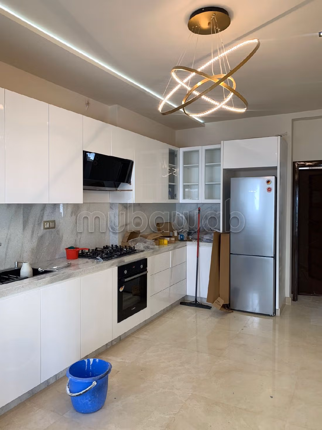 Splendido appartamento in vendita a Californie. Superficie totale 210 m². Servizio di concierge e aria condizionata. 