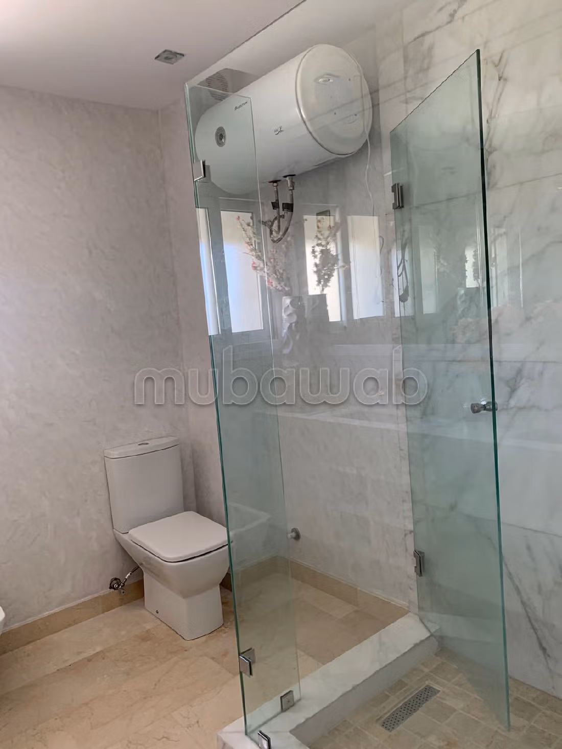 Splendido appartamento in vendita a Californie. Superficie totale 210 m². Servizio di concierge e aria condizionata. 