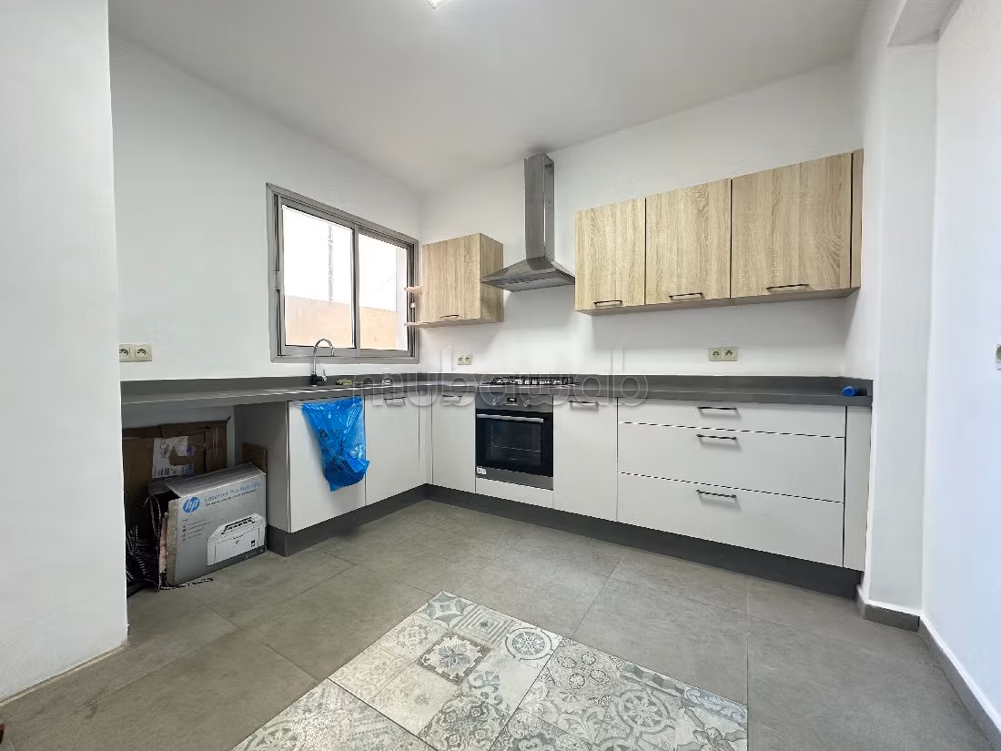 Offices for rent in Maârif Extension. Small area 270 m². Air conditioning system