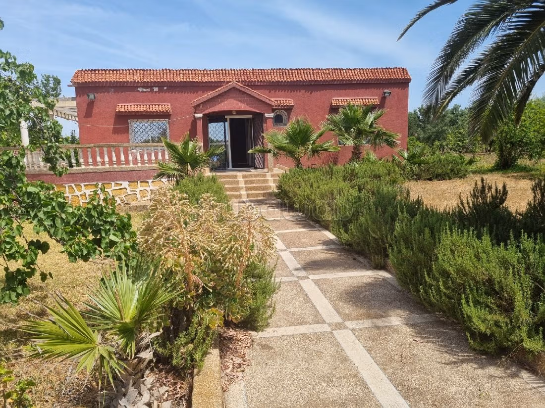 Nu te koop: boerderijen in Entrée Sud. Oppervlakte 20000 m². 