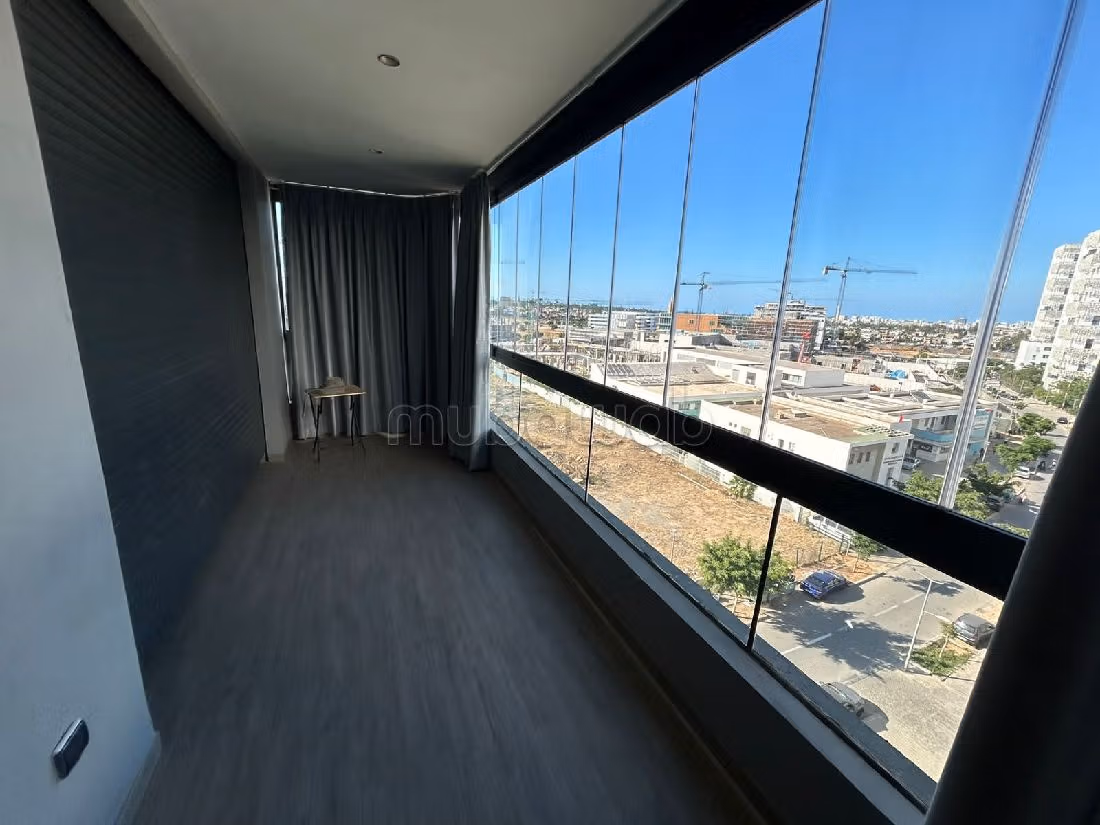 Louez cet appartement à Casablanca Finance City. 3 pièces. Bien meublé