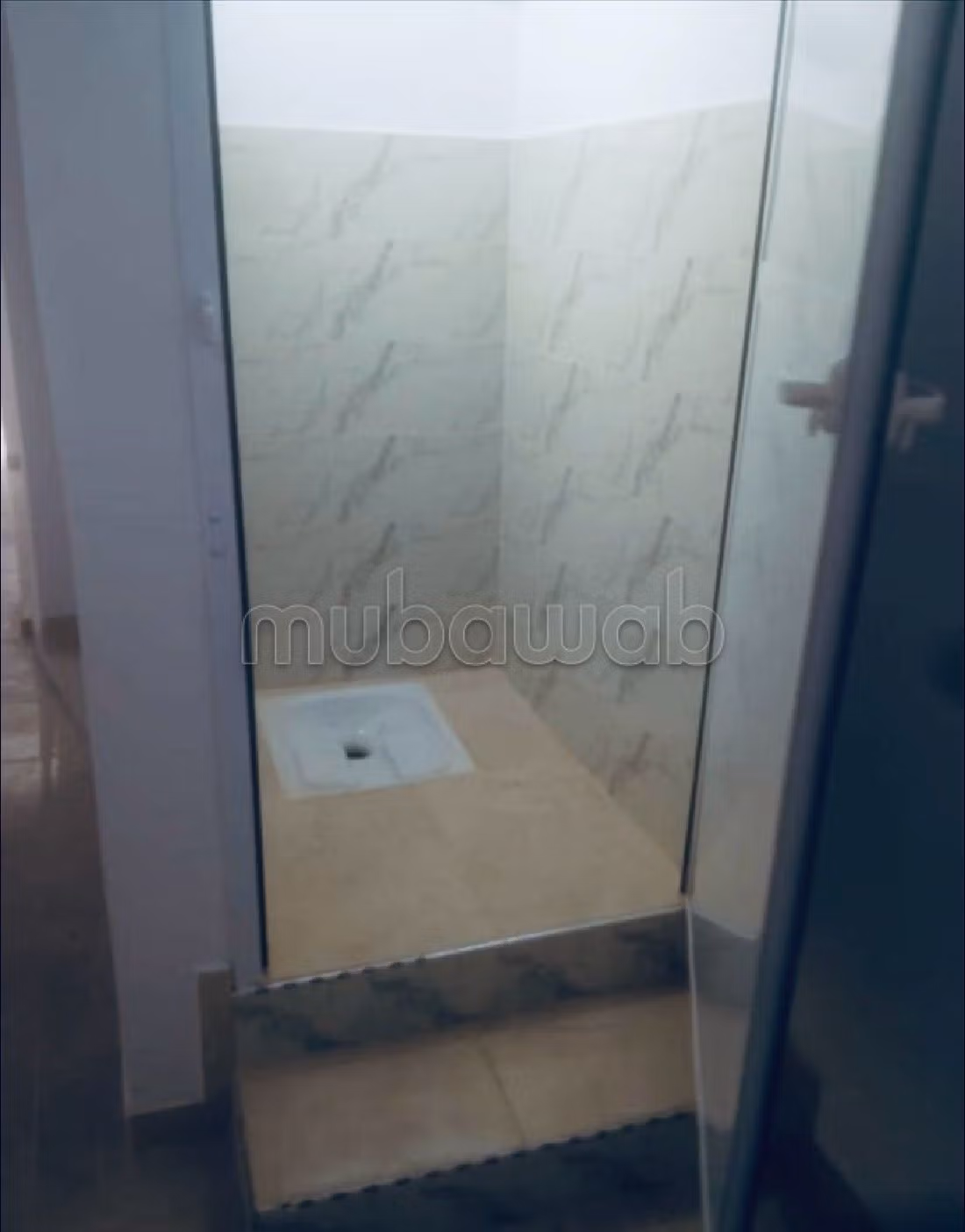 Oficinas y locales comerciales en venta. Area 61 m²