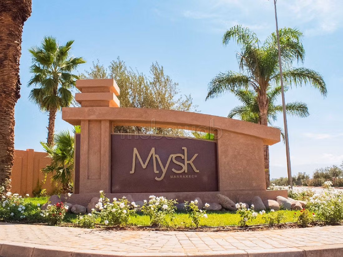 Grand Villa avec piscine à Lotissement MYSK (En cours)