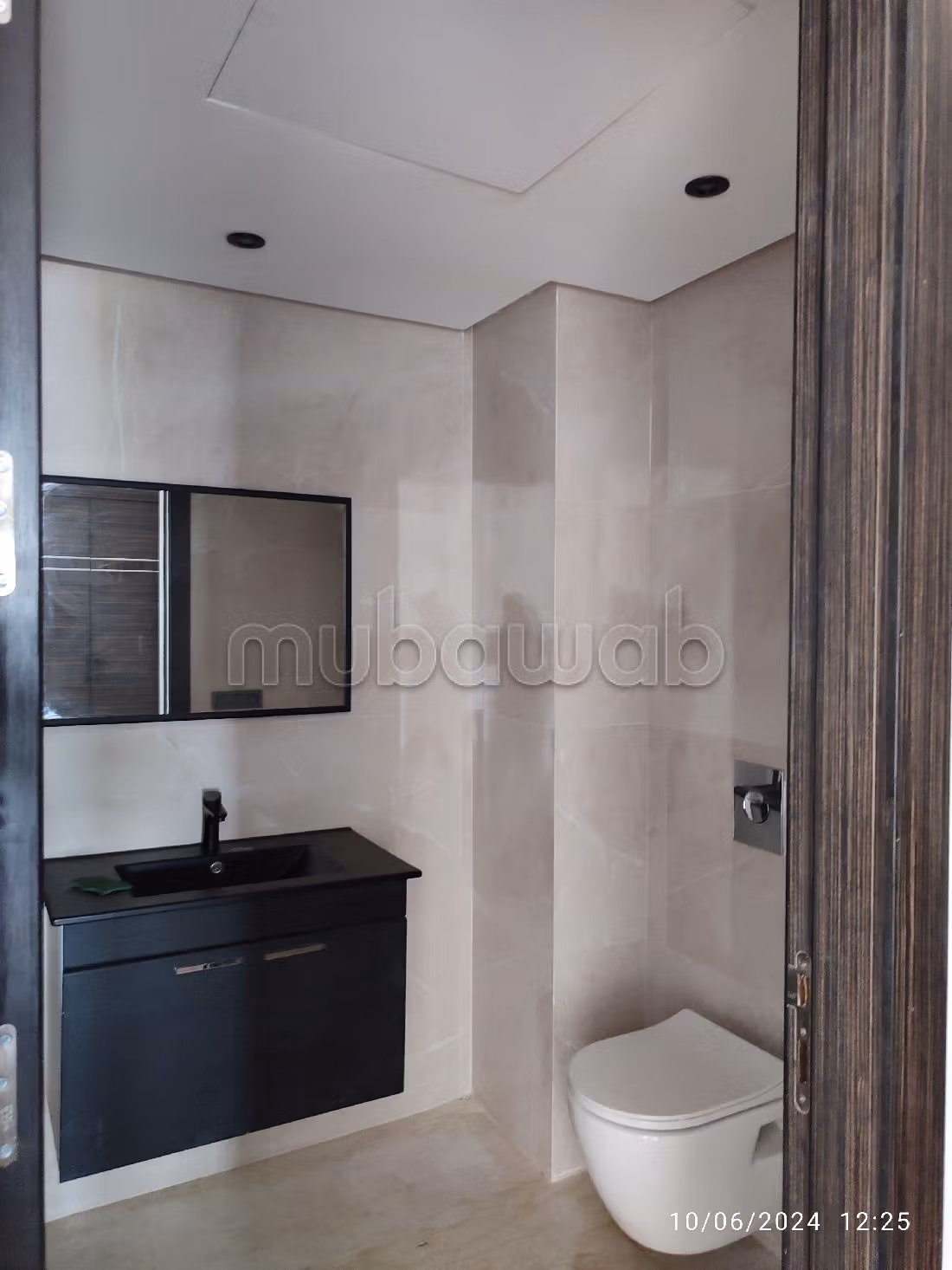 شقة رائعة للبيع بالوازيس. 3 غرف جميلة. خدمات الكونسياج ، و تكييف الهواء