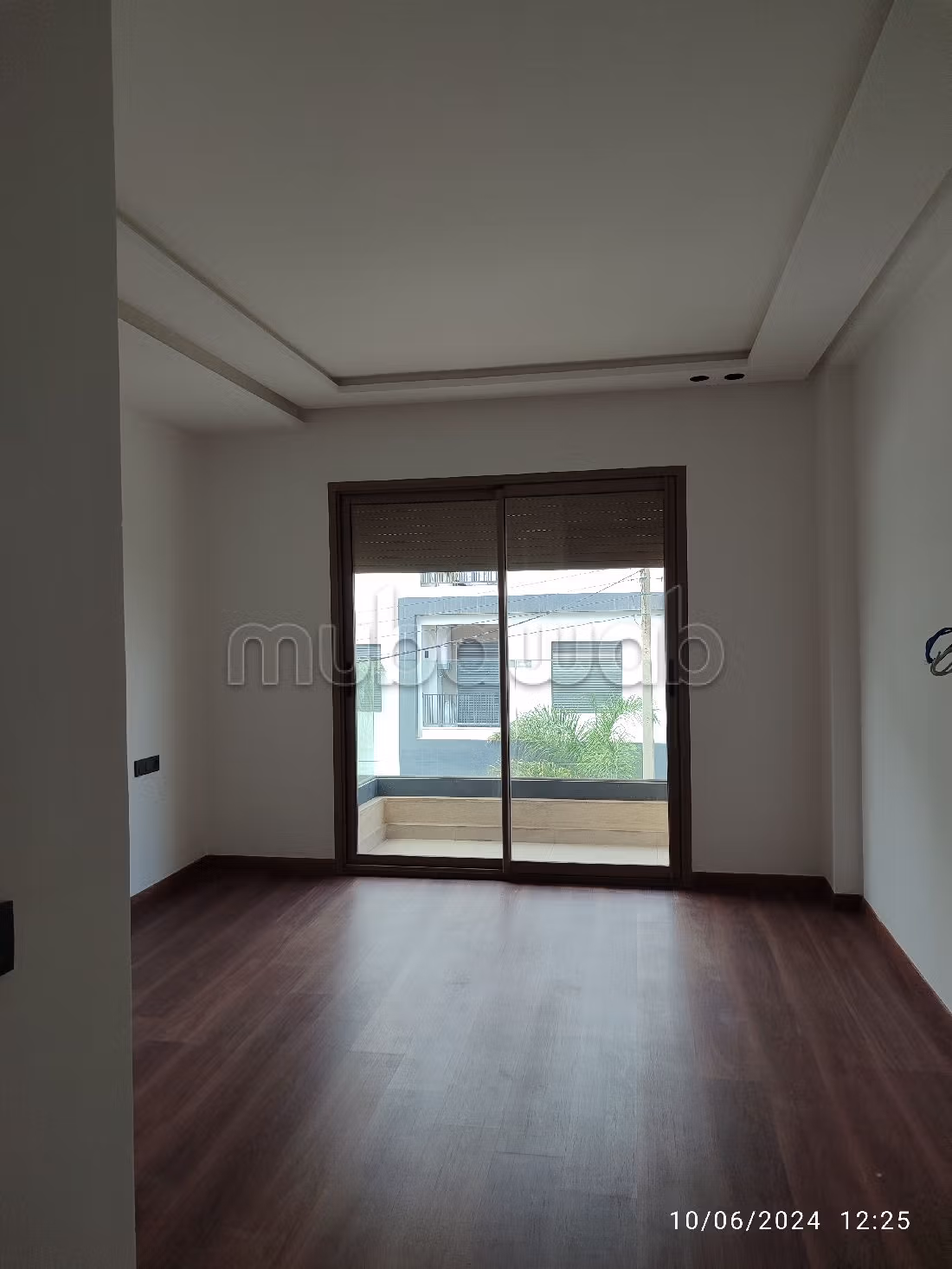 شقة رائعة للبيع بالوازيس. 3 غرف جميلة. خدمات الكونسياج ، و تكييف الهواء