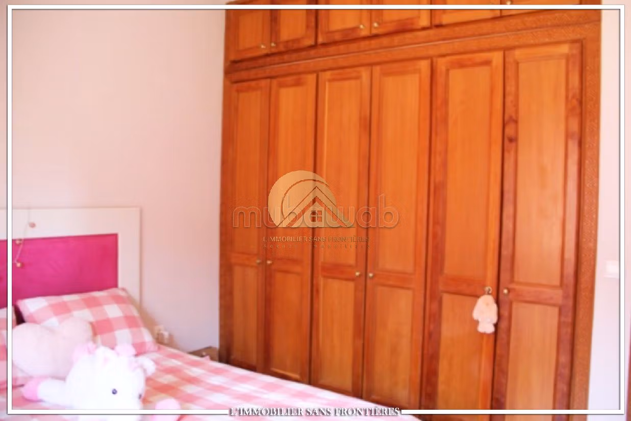 Luxury Villa for sale in Hay Targa. 5 comfortable rooms. Swimming pool, air conditioning. 