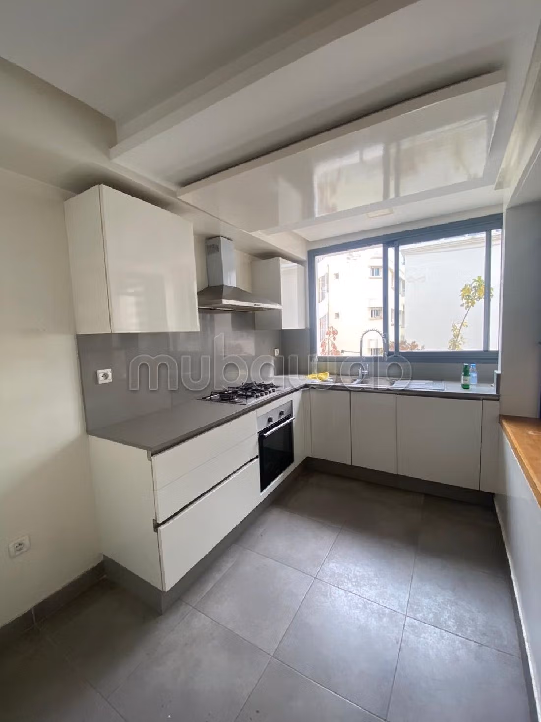 Très bel appartement 2 chambres vide racine