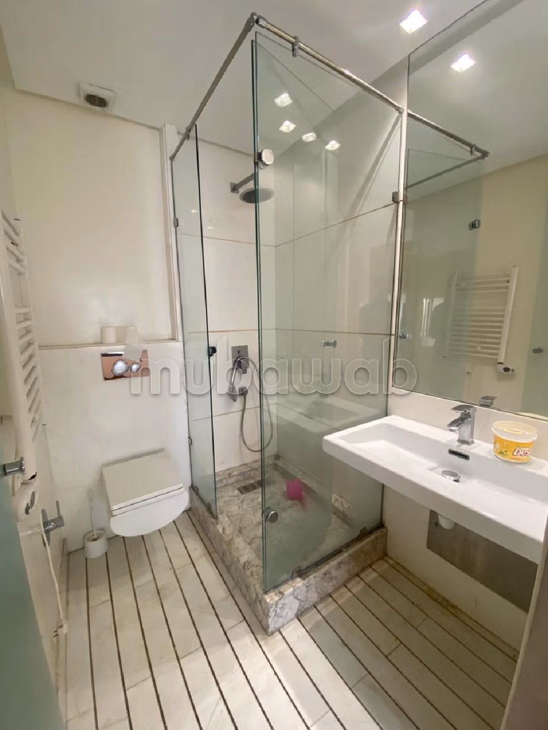 Très bel appartement 2 chambres vide racine