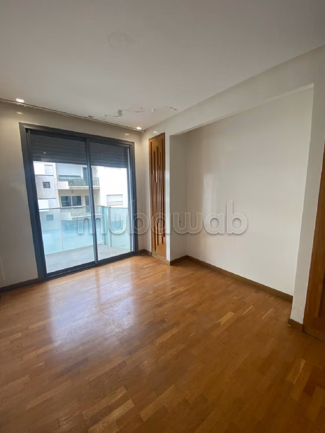 Très bel appartement 2 chambres vide racine