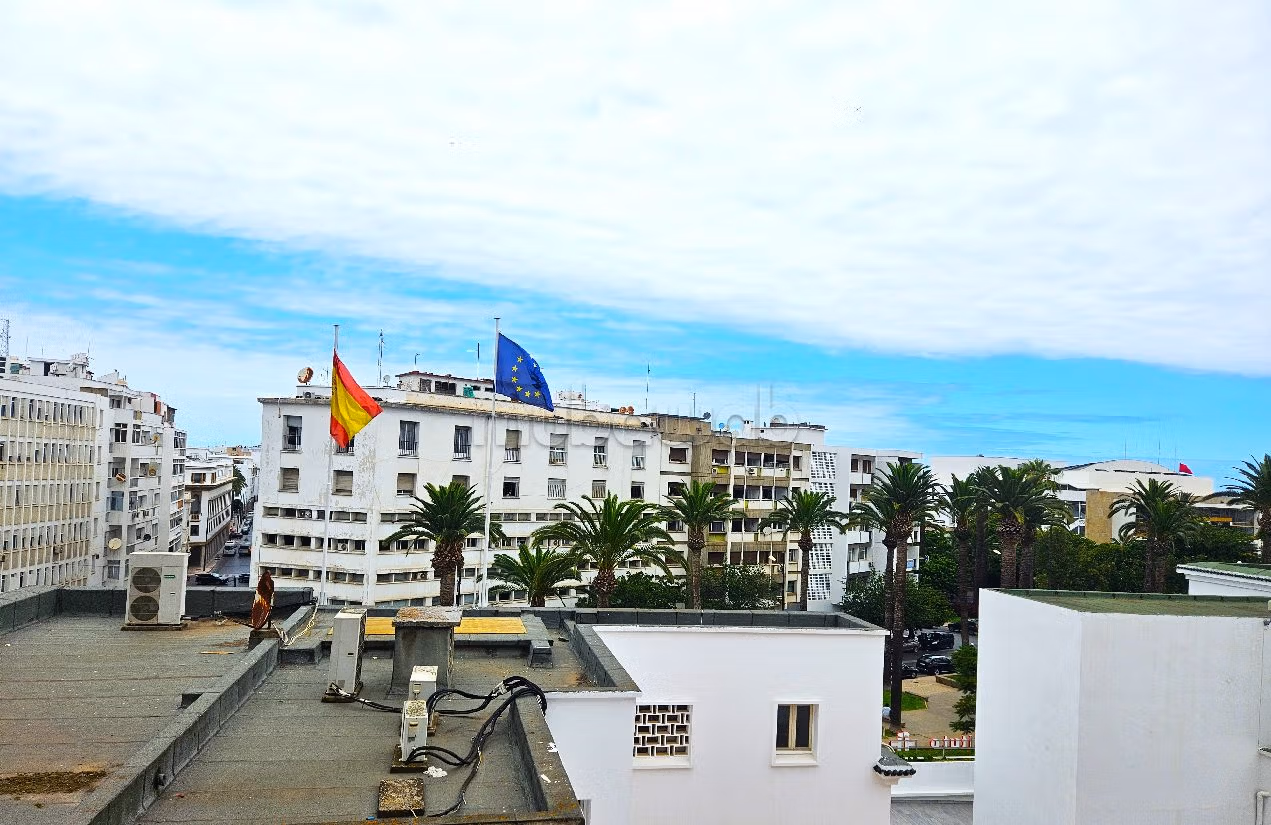 Bellissimo appartamento in affitto a Hassan - Centre Ville. Superficie 115 m². ammobiliato. 