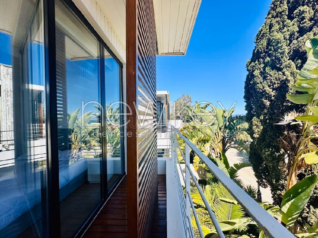 Eccezionale casa di lusso in affitto. Superficie totale 160 m². Piscina. 