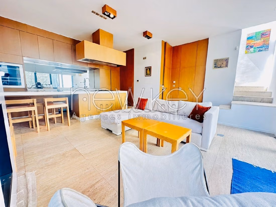 Eccezionale casa di lusso in affitto. Superficie totale 160 m². Piscina. 