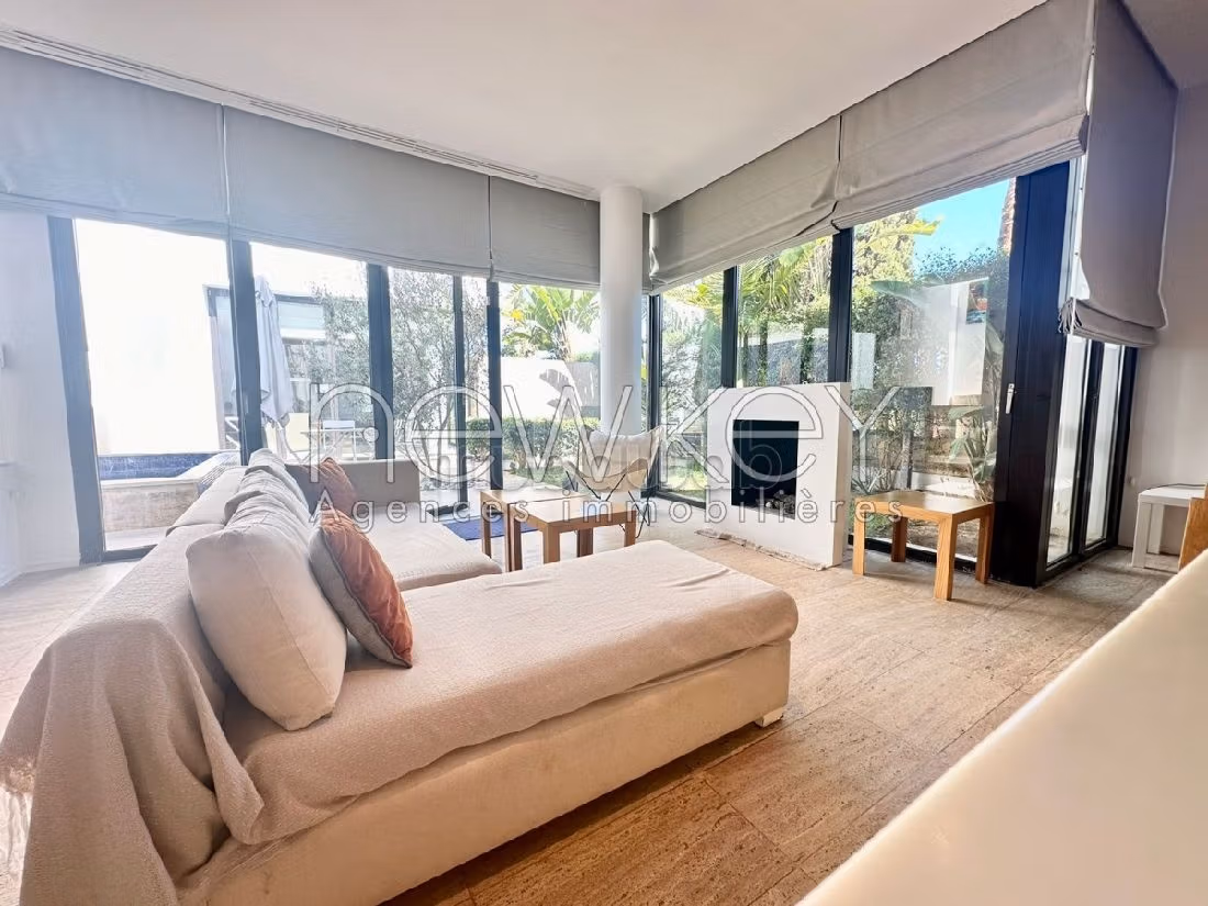 Eccezionale casa di lusso in affitto. Superficie totale 160 m². Piscina. 