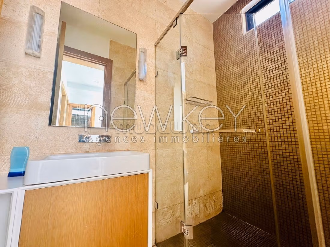 Eccezionale casa di lusso in affitto. Superficie totale 160 m². Piscina. 