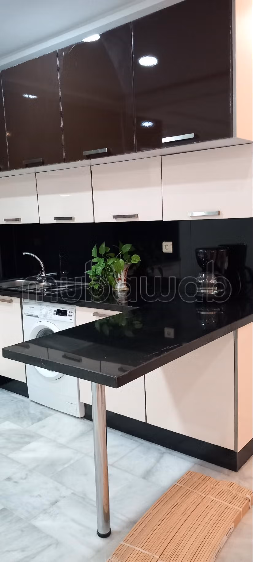 Kamers huren in Centre Ville. Totale oppervlakte 79 m². Volledig gemeubileerd. 