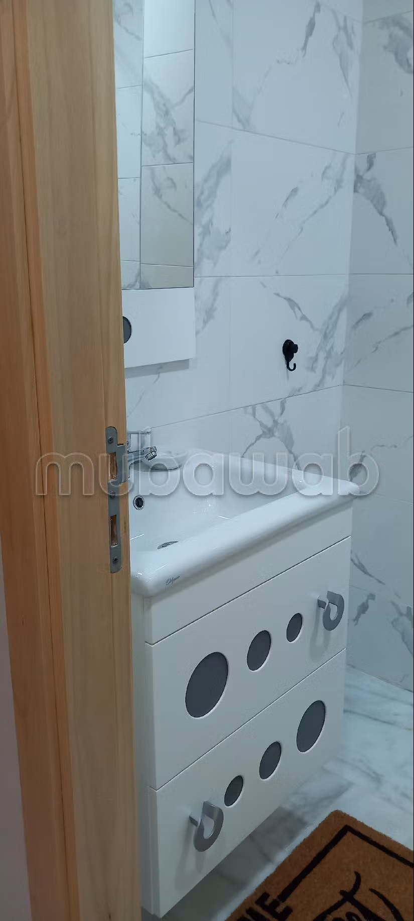 Kamers huren in Centre Ville. Totale oppervlakte 79 m². Volledig gemeubileerd. 