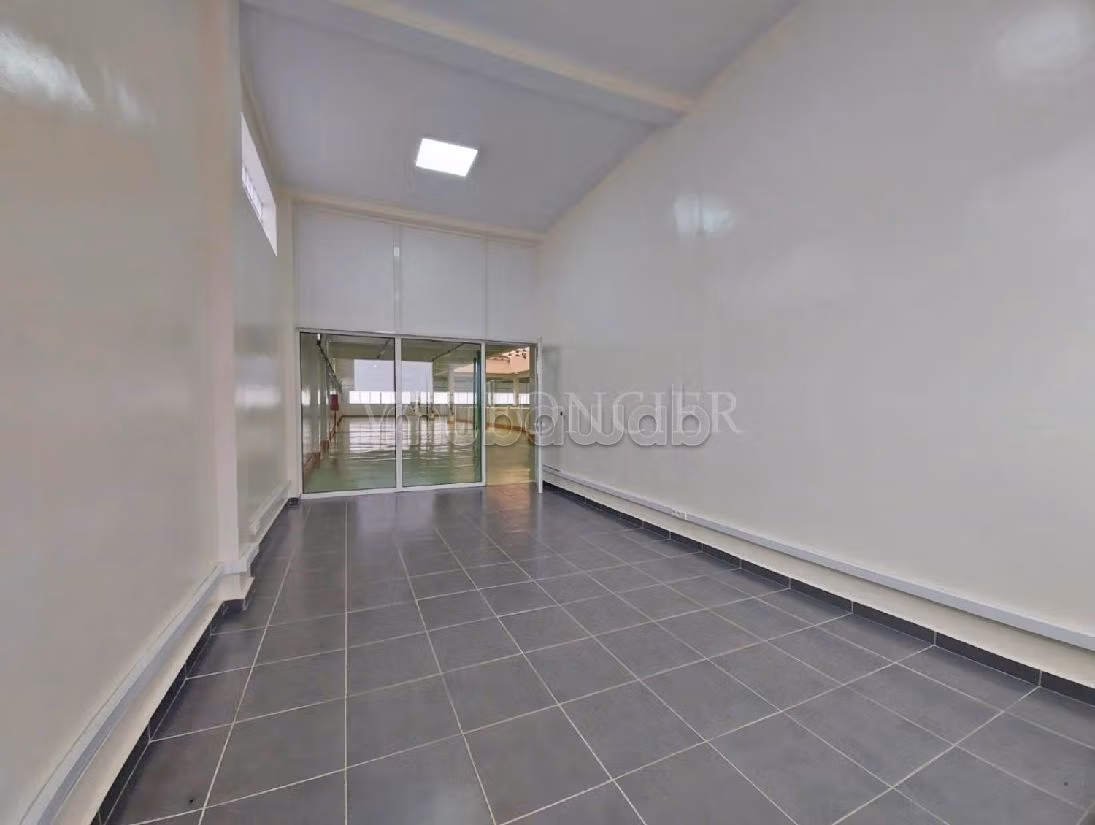 Huren: commercieel vastgoed in Zone industrielle. Oppervlakte 1000 m². Lift in het pand