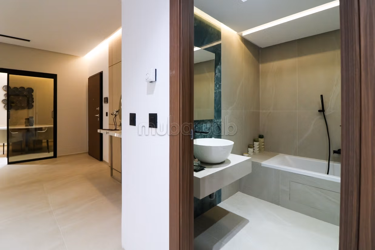 شقة للبيع ب شطرانة 2.4 قطع. نوافذ زجاجية مزدوجة ومدفئة مركزية