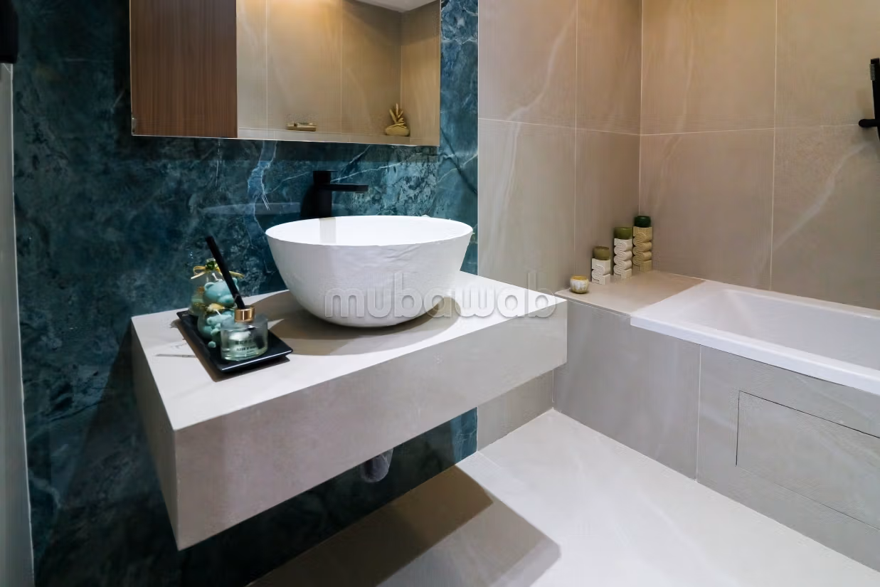 شقة للبيع ب شطرانة 2.4 قطع. نوافذ زجاجية مزدوجة ومدفئة مركزية