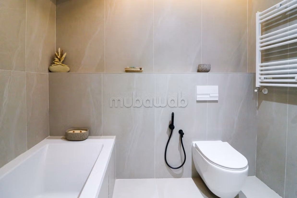 شقة للبيع ب شطرانة 2.4 قطع. نوافذ زجاجية مزدوجة ومدفئة مركزية