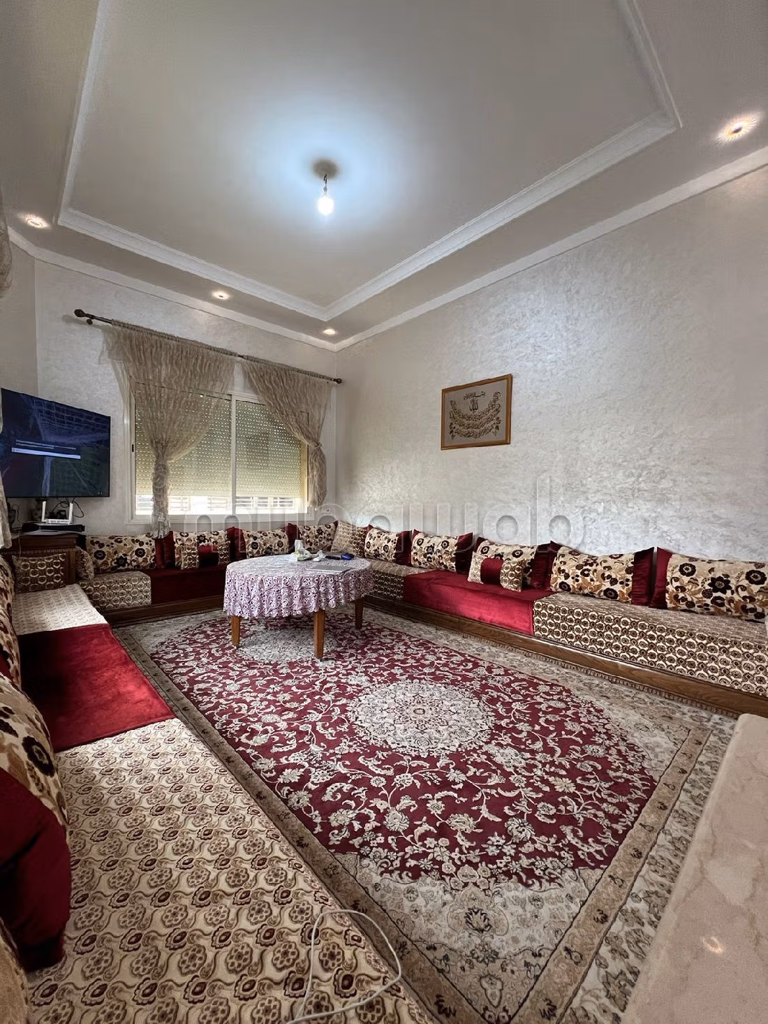 High quality villa for sale in Aïn Sebaâ. 5 large living areas. Carpark, Balcony. 