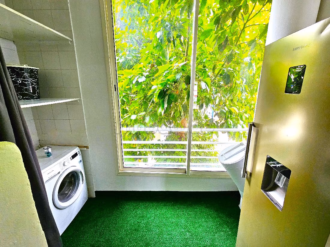 Rent an apartment in Hassan - Centre Ville. Area of 90 m². New furniture. 
