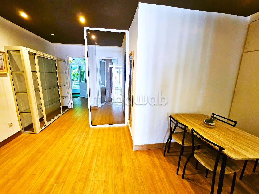 Rent an apartment in Hassan - Centre Ville. Area of 90 m². New furniture. 