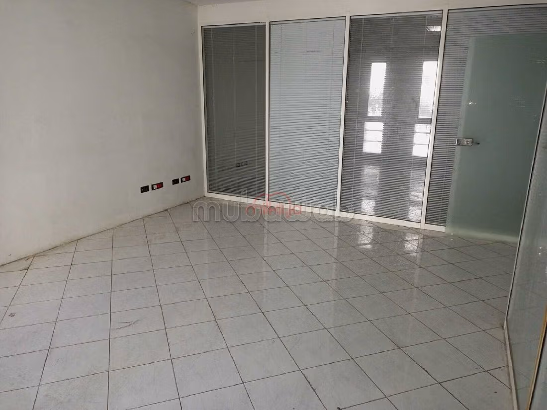 Ufficio da acquistare a Mers Sultan. Superficie di 2666 m². Ascensore e garage