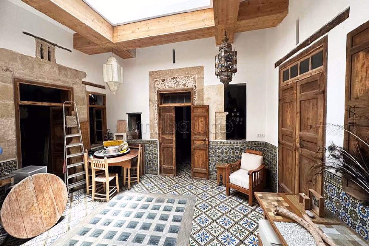 Riad for sale in Place Moulay Hassan. 10 rooms. View facing the sea, Centralised air conditioning