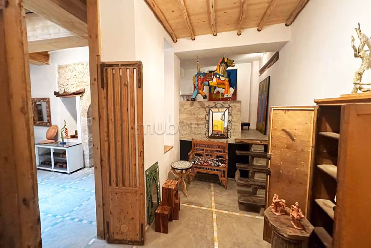 Riad for sale in Place Moulay Hassan. 10 rooms. View facing the sea, Centralised air conditioning