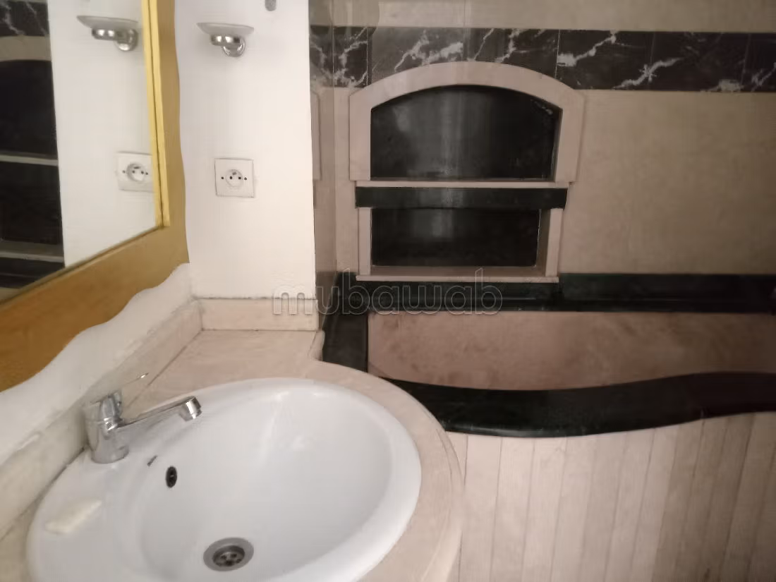 Bonito piso en alquiler en Agdal. 3 habitaciones confortables. Conserje