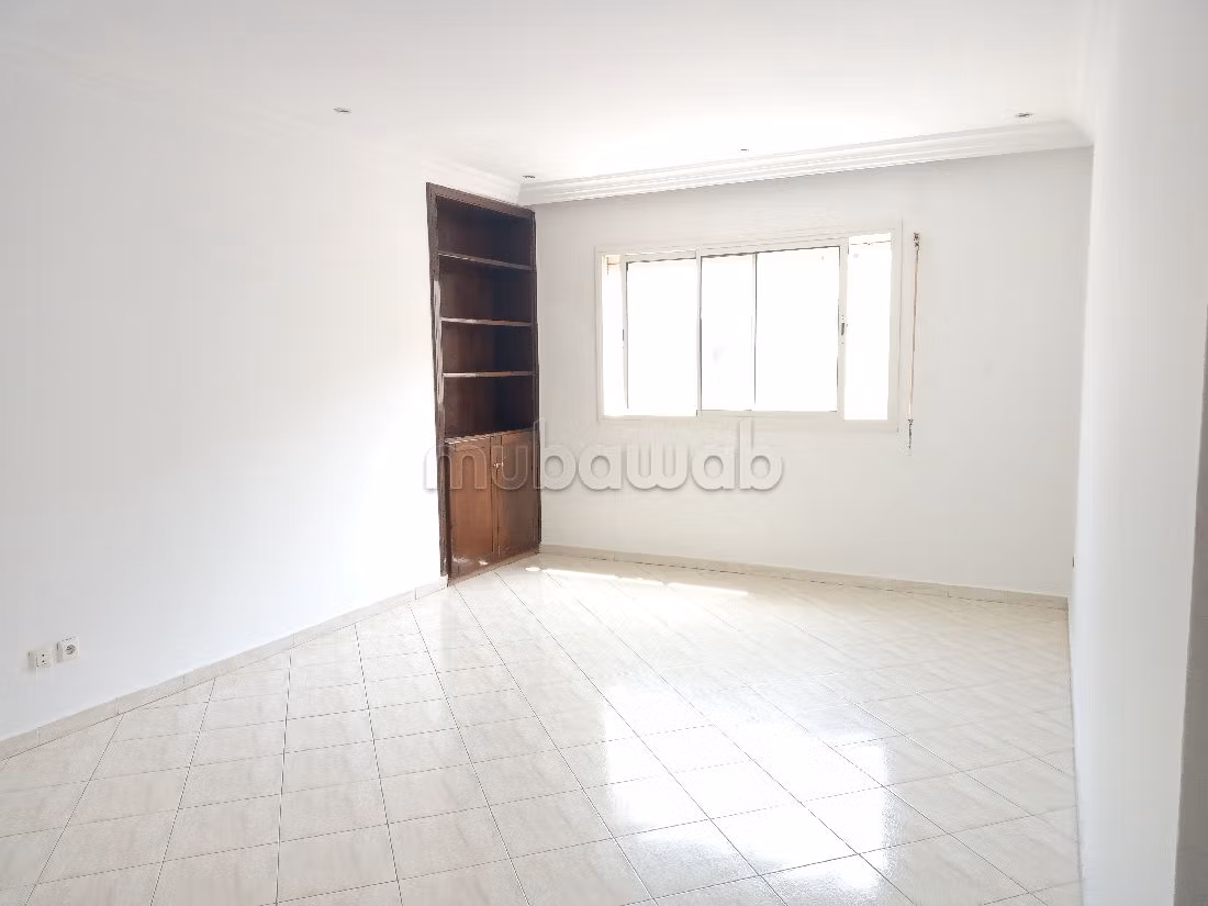 Bonito piso en alquiler en Agdal. 3 habitaciones confortables. Conserje