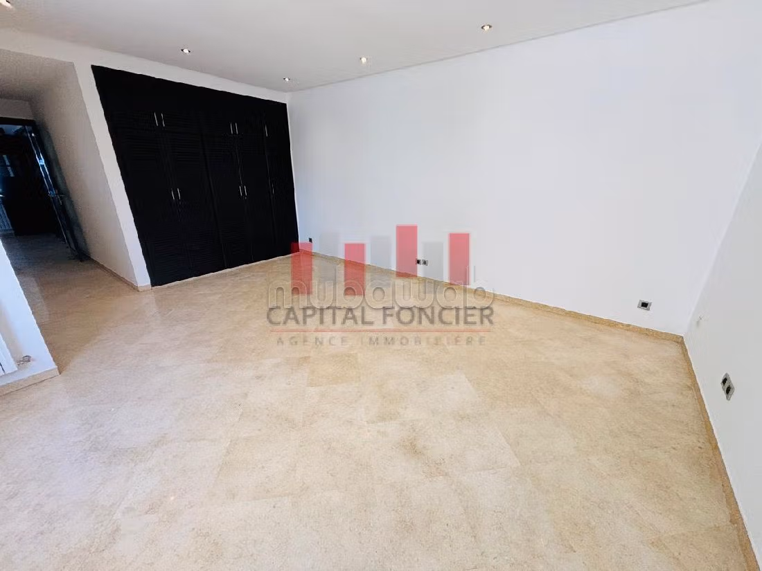 Appartement 220 m² à Ain Diab — 16