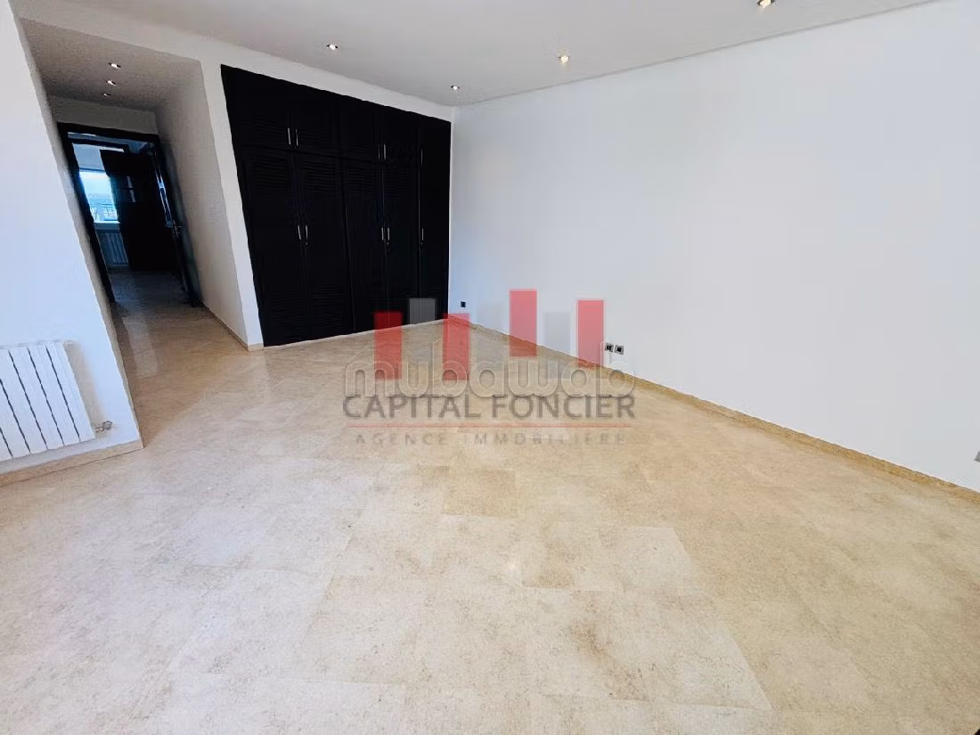 Appartement 220 m² à Ain Diab — 14
