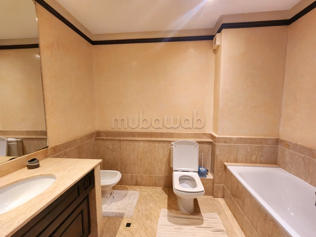 Flat for rent in Ain Diab Extension. 3 rooms. Storage unit. 