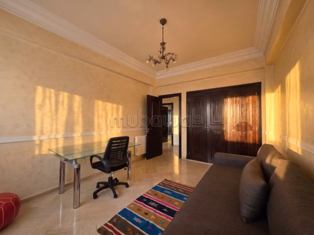 Flat for rent in Ain Diab Extension. 3 rooms. Storage unit. 