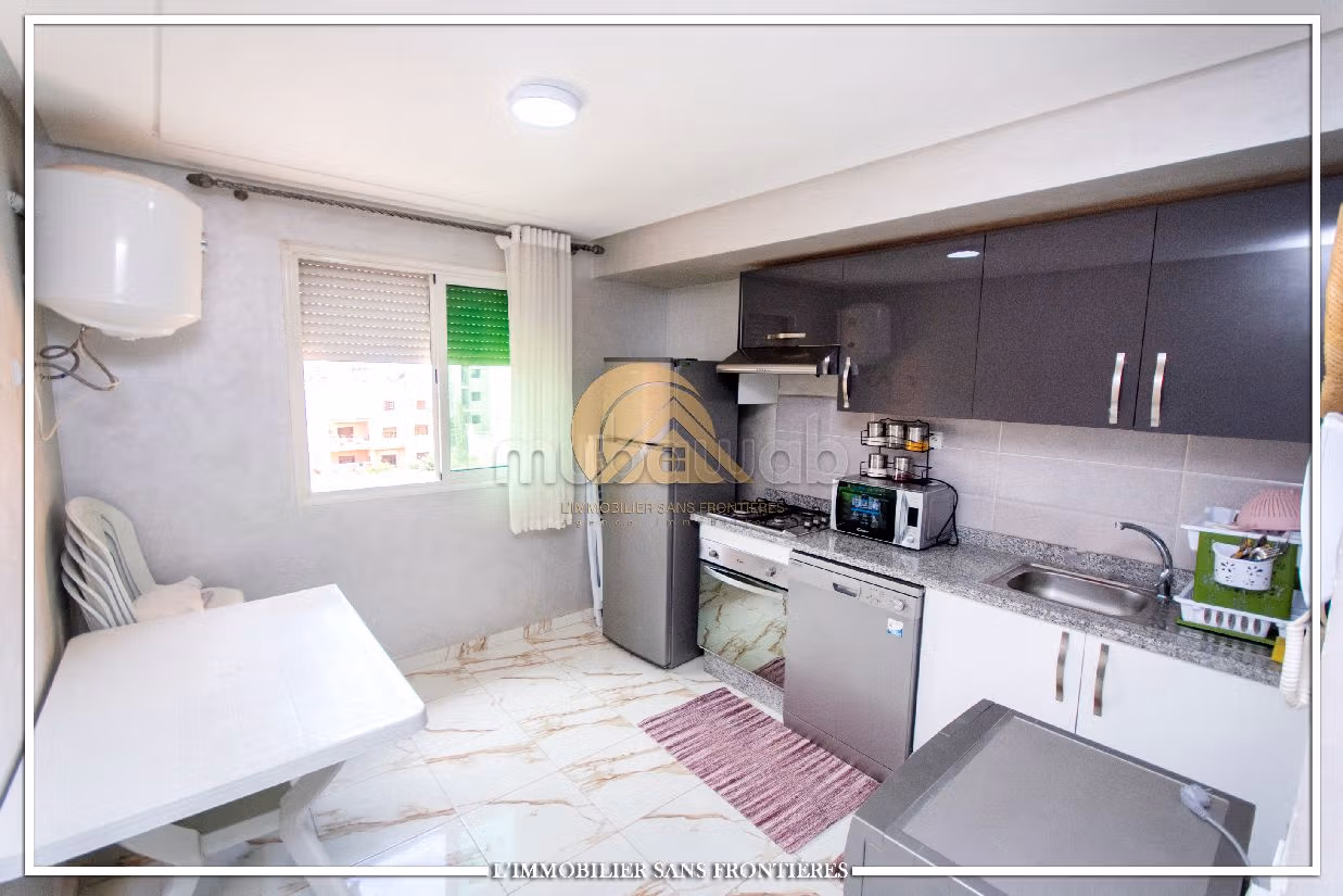 Alquila este piso en Guéliz. 2 bonitas habitaciones. con muebles. 