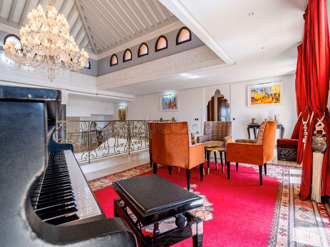 Magnífico piso en alquiler en Route de Ouarzazate. 7 hermosas habitaciones. Amueblado. 