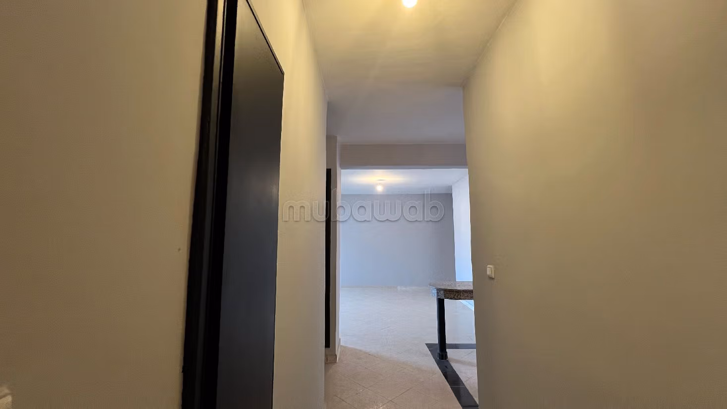 شقة للبيع ب عين مزوار. 3 غرف ممتازة. مصعد. 