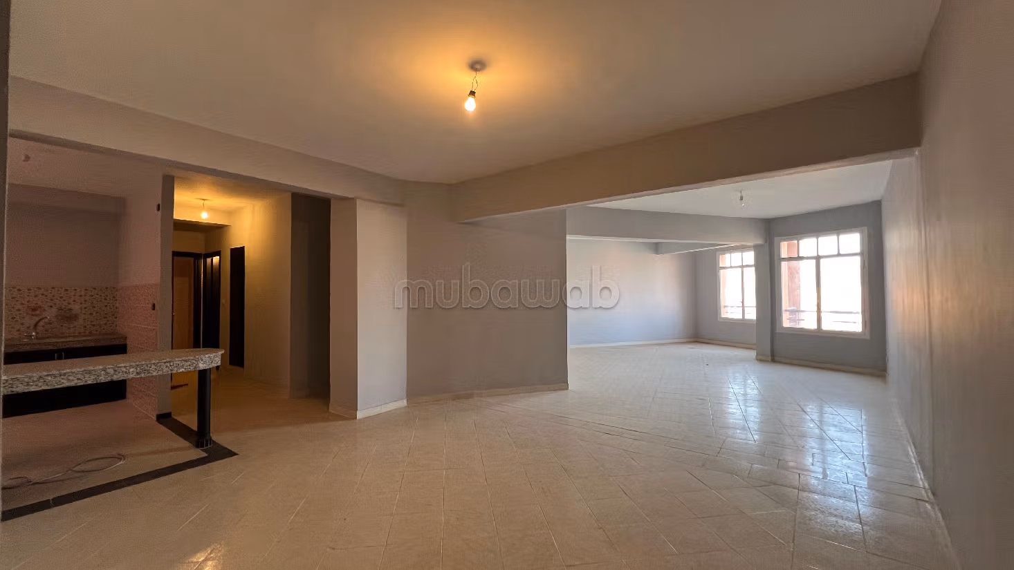 شقة للبيع ب عين مزوار. 3 غرف ممتازة. مصعد. 