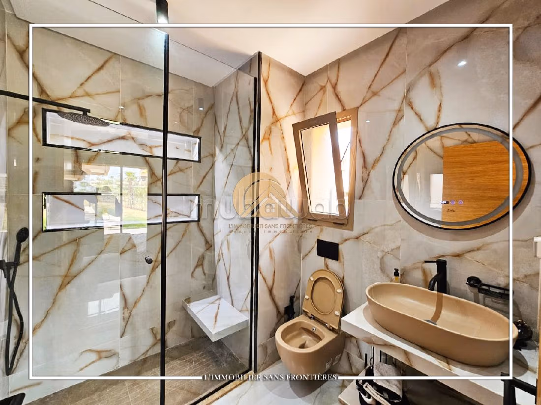 Rent this apartment in Route Amizmiz. Total area 200 m². Furnished