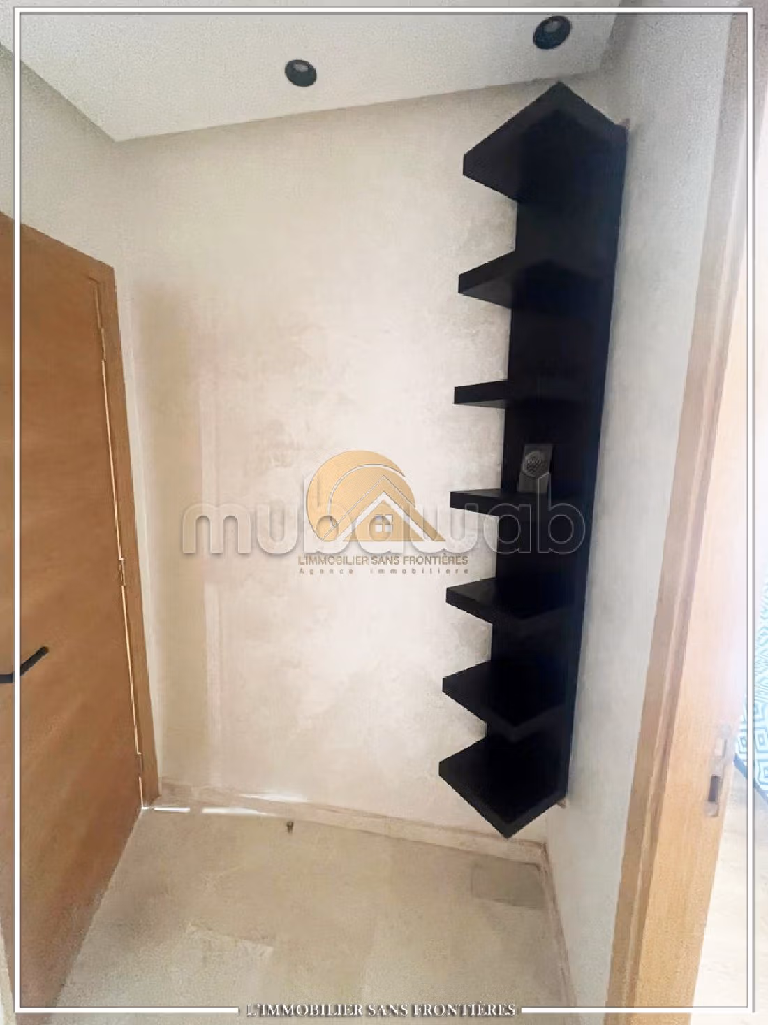 Rent this apartment in Route Amizmiz. Total area 200 m². Furnished