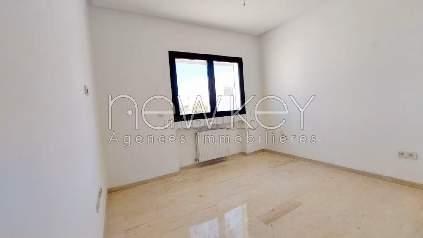 Luxury villa for rent. 4 lovely rooms. Parking spaces and beautiful garden