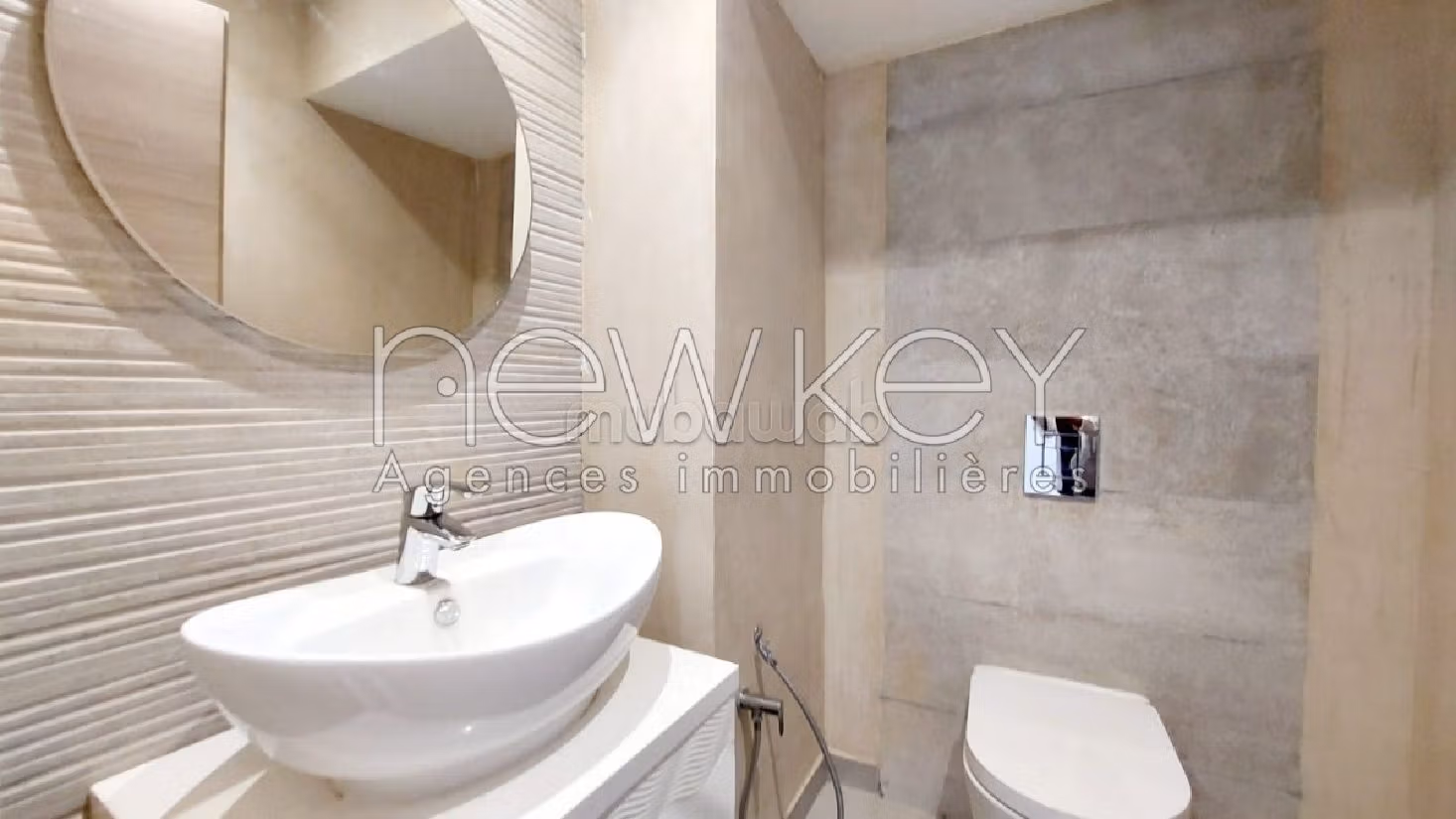 Luxury villa for rent. 4 lovely rooms. Parking spaces and beautiful garden