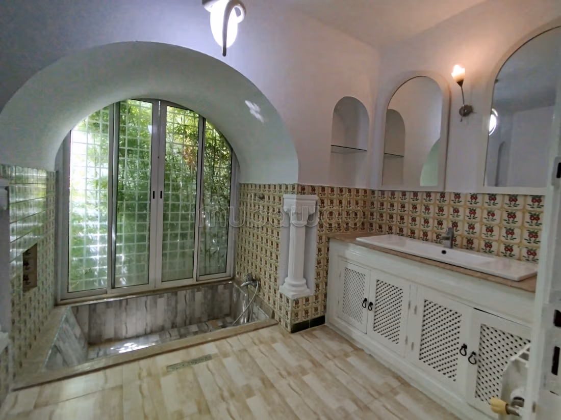 Beautiful villa for rent in Hammamet. 4 comfortable rooms. Cellar