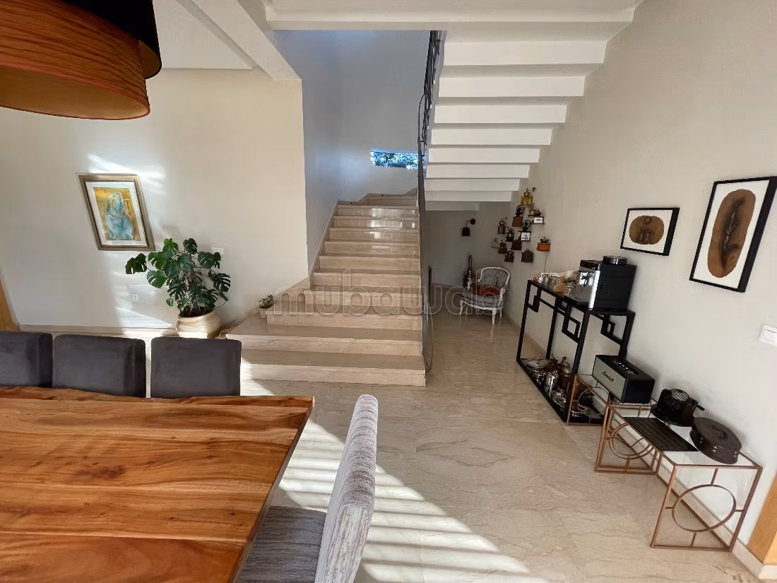 Te koop: villa's en luxe woningen. 8 Ruimtes. Open haard en privézwembad. 